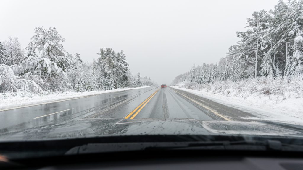 comparing driving in snow vs driving in rain