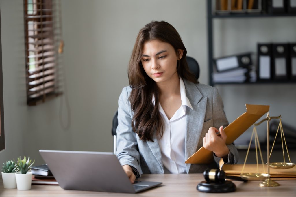 Commercial Litigation Attorney in Los Angeles